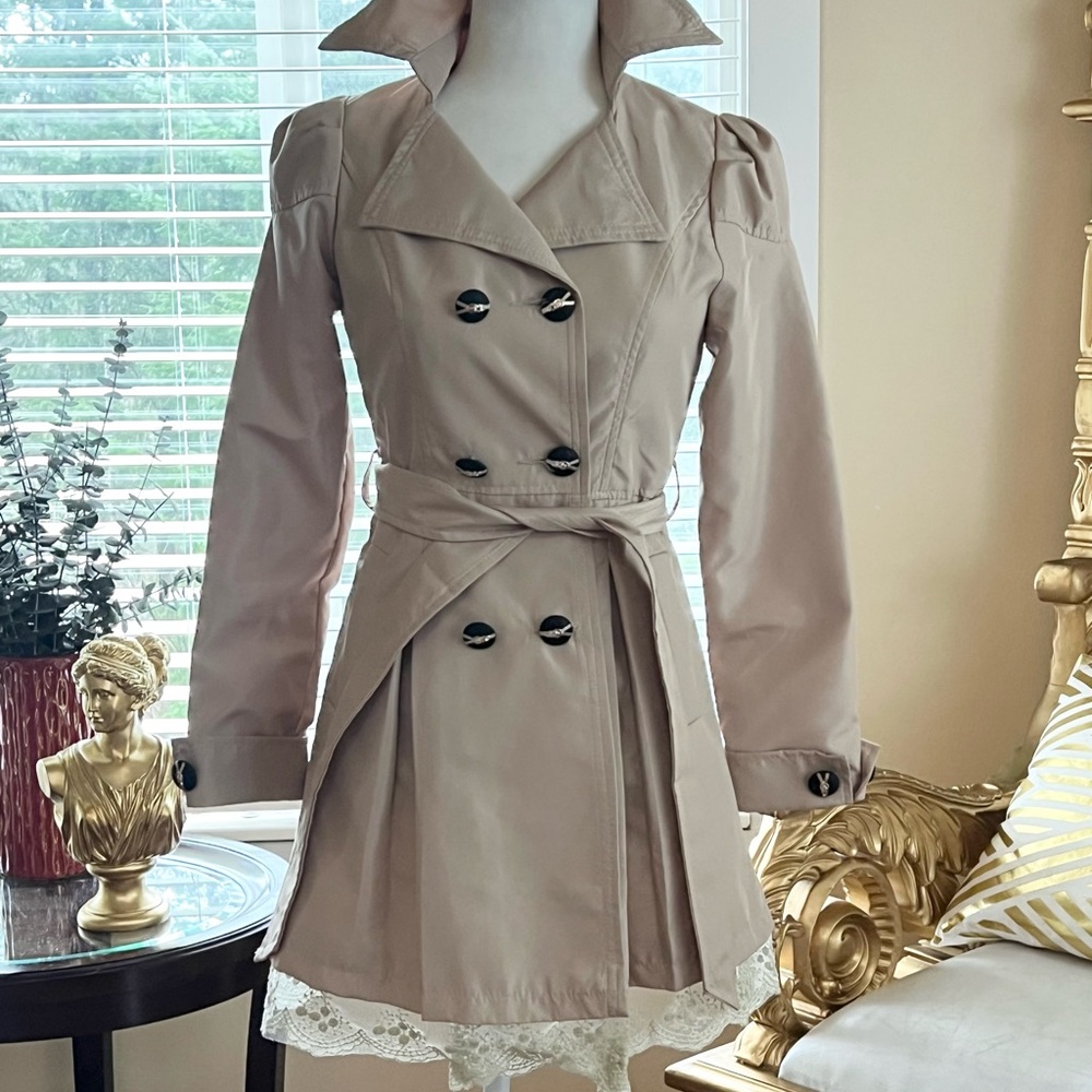 Elegant Tan Double-Breasted Trench Coat